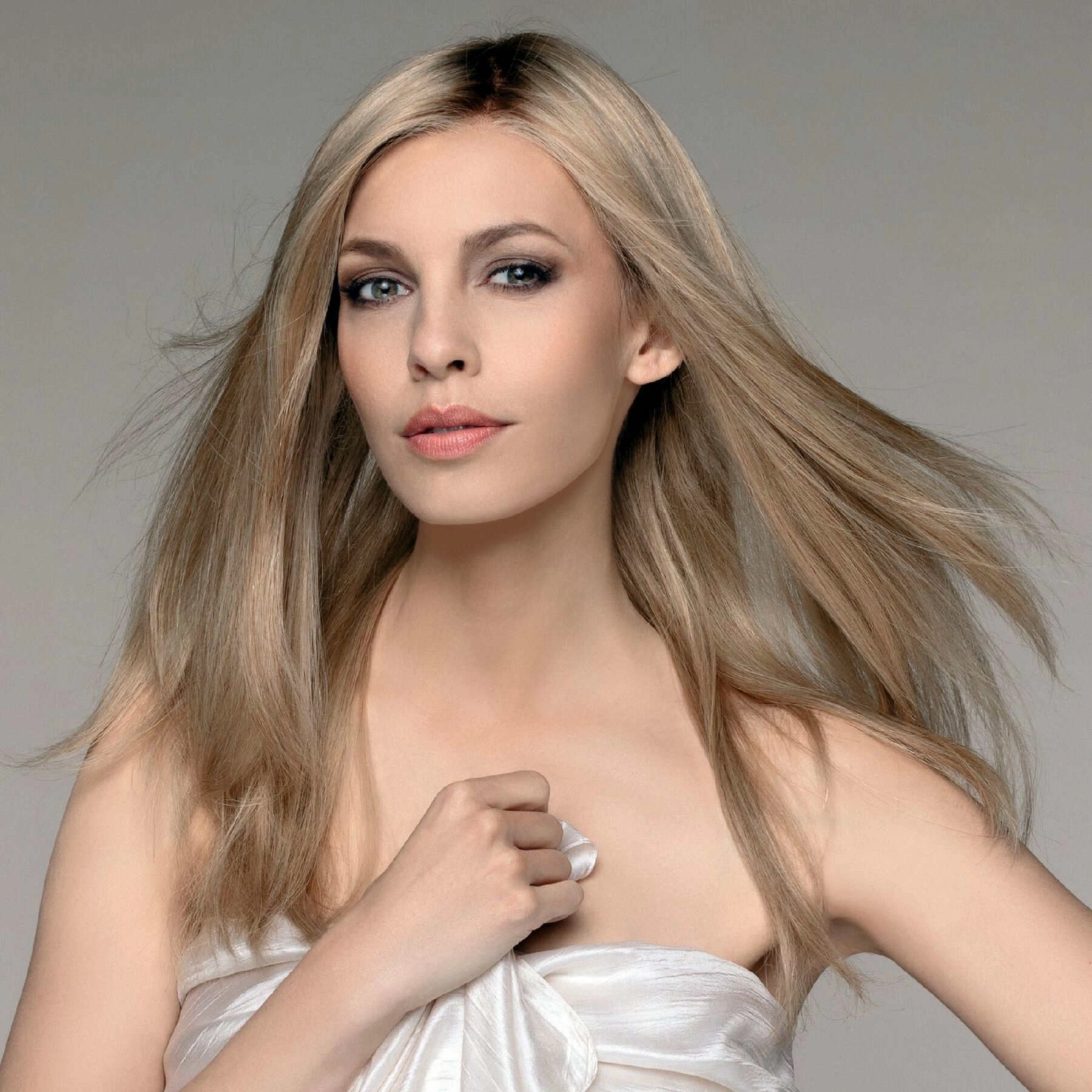 Emotion Deluxe Human Hair wig - Ellen Wille Pure Power Collection